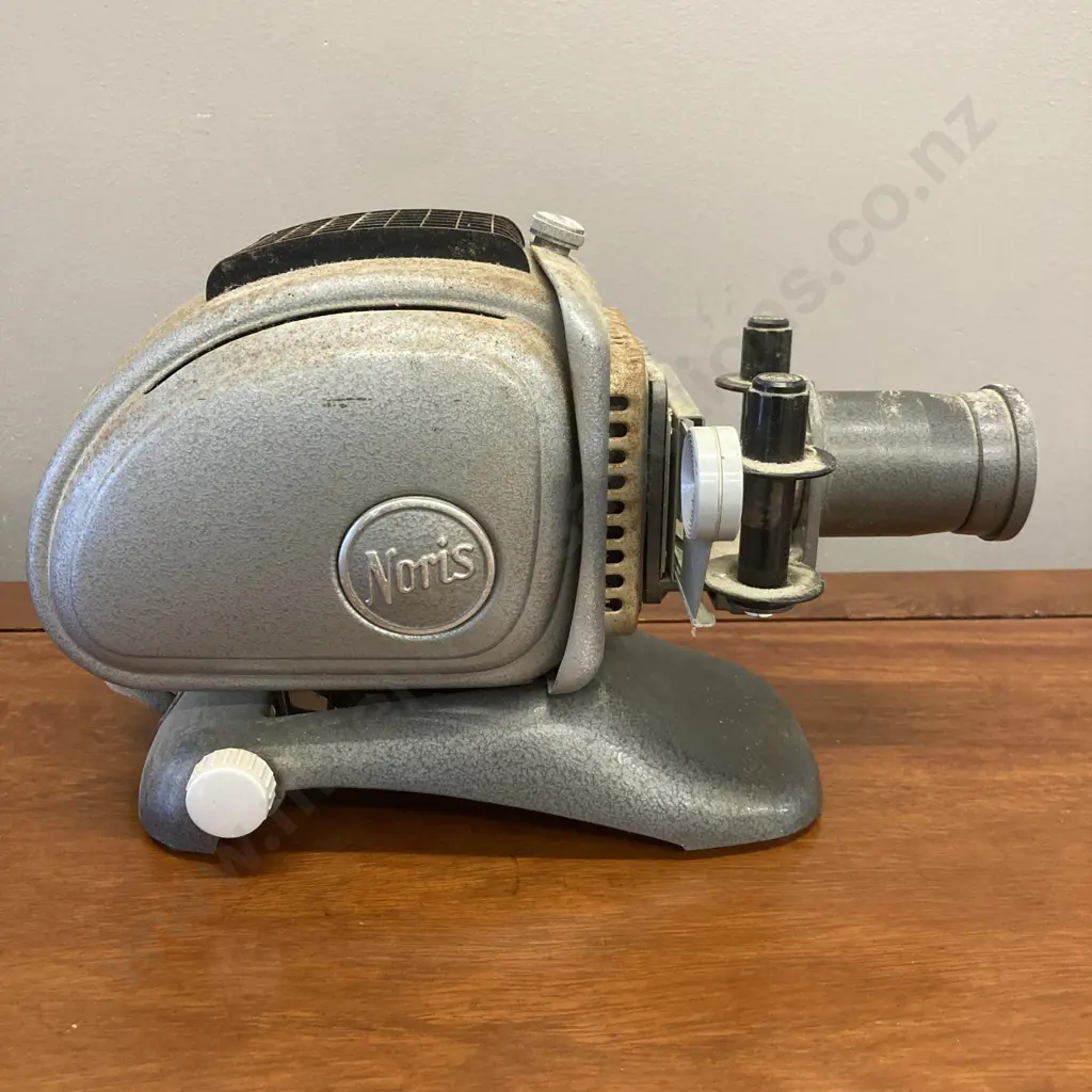 Original Vintage 1950's Noris Trumpf 150 Slide Projector With Roll Film Adaptor Image 1++